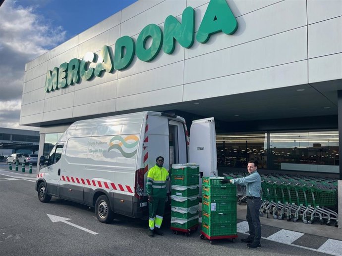 Entrega de excedentes diarios al Banco de Alimentos de Navarra en Pamplona.