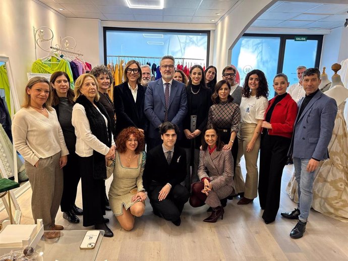 Reunión de la Diputación de Granada con diseñadores que vestirán a invitados de los Goya 2025