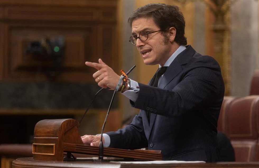 Archivo - El diputado de VOX, José María Figaredo, interviene durante una sesión plenaria en el Congreso de los Diputados, a 20 de noviembre de 2024, en Madrid (España).