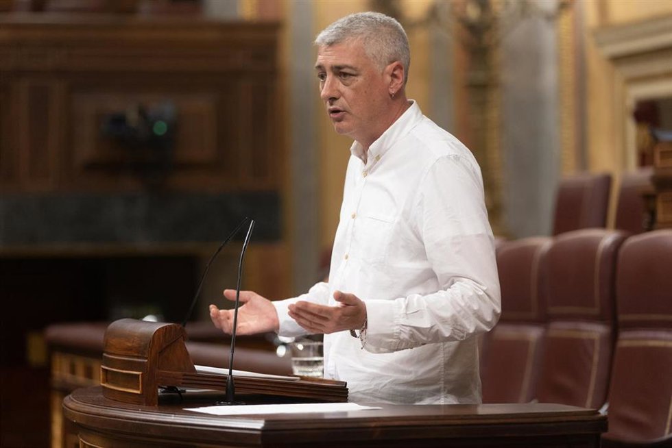 Archivo - El diputado de EH Bildu, Oskar Matute