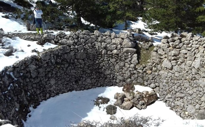 Imagen de archivo de un pozo de nieve en la provincia de Alicante.