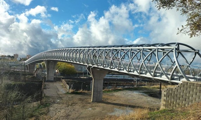 Pasarela peatonal que une los madrileños barrios de Butarque y San Cristóbal donde se produjeron los hechos.