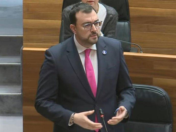 El presidente del Principado de Asturias, Adrián Barbón
