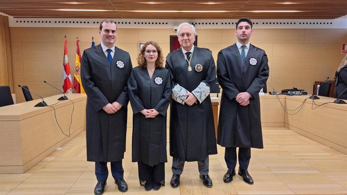 Tres jueces juran sus cargos y toman posesión ante la Sala de Gobierno del TSJCyL .