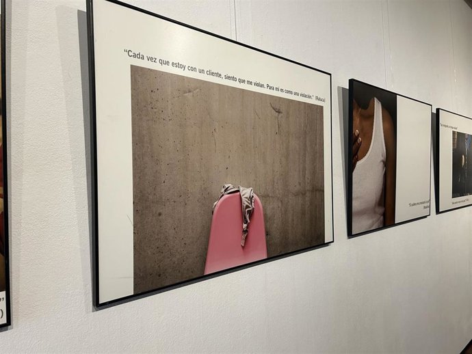 Exposición 'Punto y seguimos. La vida puede más'