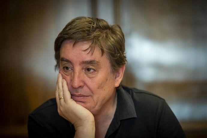 Archivo - El autor Luis García Montero, durante una entrevista con Europa Press por la presentación de su libro ‘Prometeo’, en el Instituto Cervantes, a 14 de junio de 2022, en Madrid (España). La obra reúne los textos de García Montero centrados en la fi