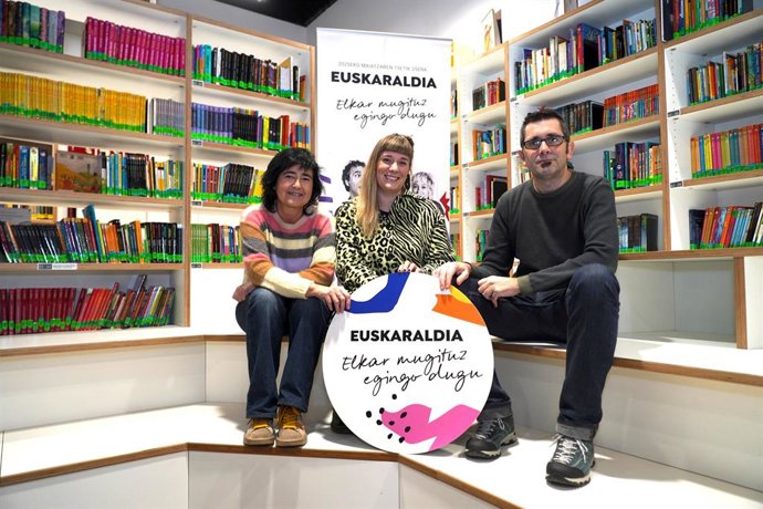 Euskaraldiko eta Ikastolen Elkarteko kideak