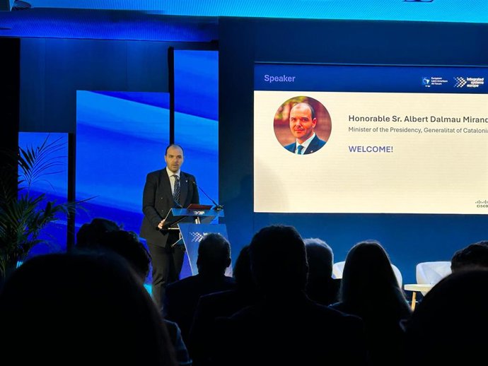 El conseller de la Presidencia del Govern, Albert Dalmau, en la celebración de la 2 Cumbre Europea Latinoamericana del Audiovisual en el marco de la feria audiovisual Integrated Systems Europe (ISE)