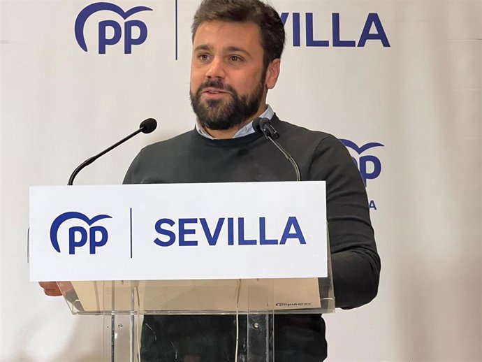 El secretario general del Partido Popular de Sevilla, José Ricardo García