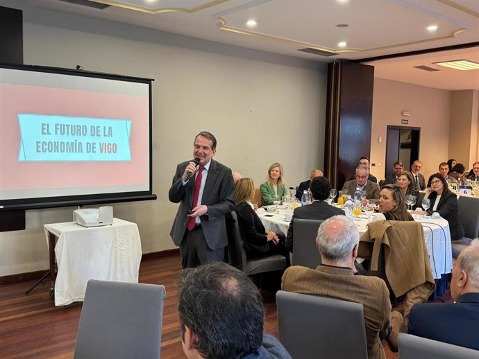 El alcalde de Vigo, Abel Caballero, en un desayuno coloquio con empresarios sobre el futuro económico de la ciudad, a 5 de febrero de 2025.