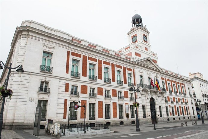 Archivo - Fachada del la Real Casa de Correos, sede de la Comunidad de Madrid.