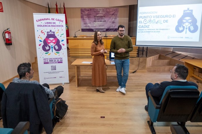 Formación a establecimientos y comercios como Puntos Seguros en Carnaval.