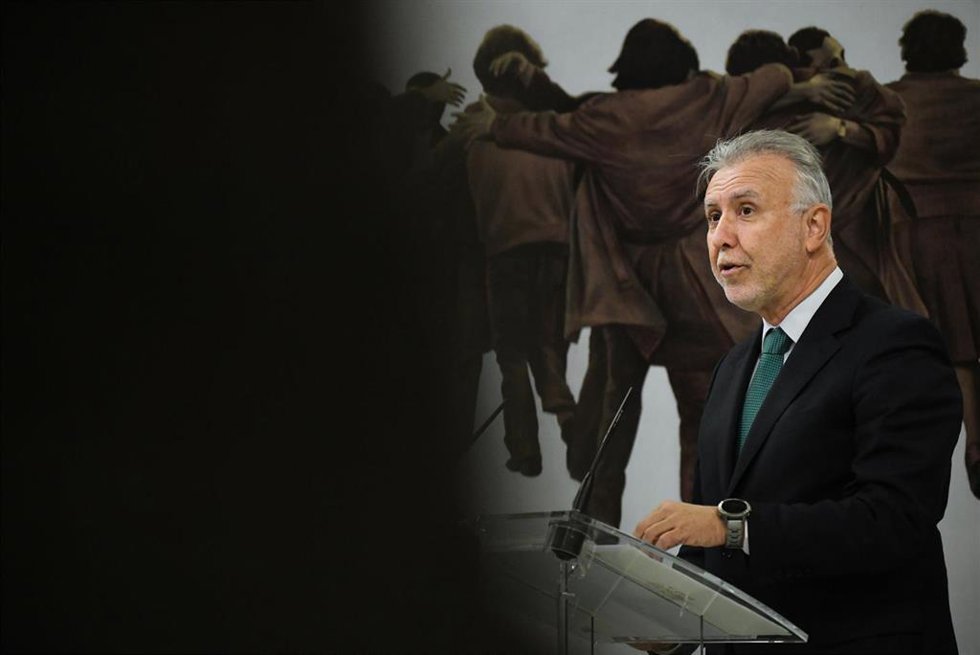 El ministro de Política Territorial, Ángel Víctor Torres, en el acto de presentación del catálogo de la exposición El Arte en la Lucha por la Libertad. Celebrando la Constitución Española de 1978, a 4 de febrero de 2025, en Madrid (España). 