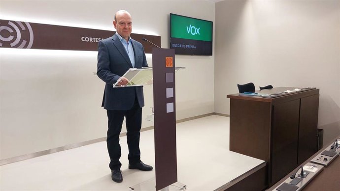 El diputado de VOX en las Cortes de Aragón Santiago Morón.