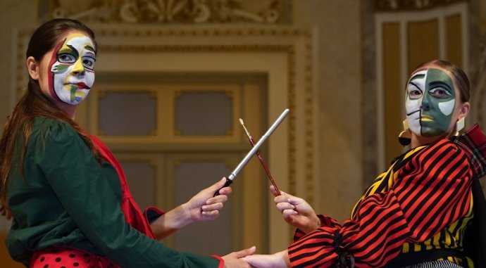 Fundación Unicaja organiza visitas teatralizadas para conocer la historia de su Sala María Cristina. En esta nueva edición personajes como el Marqués de Valdecañas o el pianista Rubinstein cobrarán vida para narra la historia del emblemático escenario.