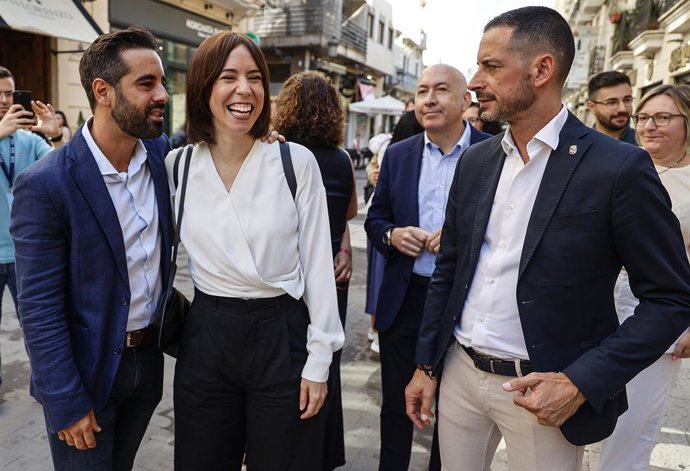 Archivo - El portaveu del PSOE-PV a les Corts, José Muñoz; la secretària general del PSPV-PSOE, Diana Morant; el diputat del PSPV, Alejandro Soler i l'alcalde de Mislata, Carlos Fernández Bielsa, en una imatge d'arxiu