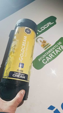 Bombona de ácido nitroso intervenido por la Policía Local de Cartaya (Huelva).