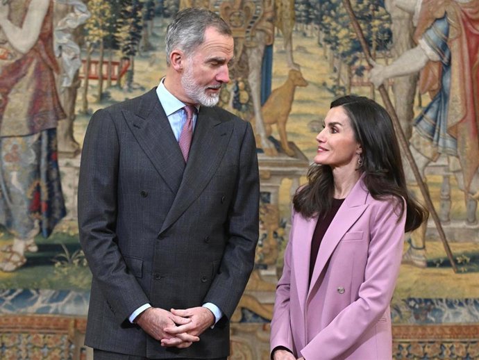 El Rey Felipe y la Reina Letizia durante la reunión anual del Patronato Instituto Cervantes celebrada en el Palacio Real de El Pardo, a 05 de febrero de 2025, en Madrid (España).
