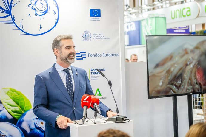 El consejero de Agricultura, Pesca, Agua y Desarrollo Rural de la Junta de Andalucía, Ramón Fernández-Pacheco.