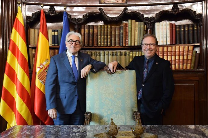 El presidente de Foment, Josep Sánchez llibre (i) y el presidente de la Cámara de Barcelona, Josep Santacreu (d).