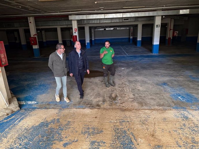 El conseller de Emergencias e Interior, Juan Carlos Valderrama, visita los municipios de Picanya, Sedaví y Albal para realizar el seguimiento de actuaciones gestionadas en el Cecopi