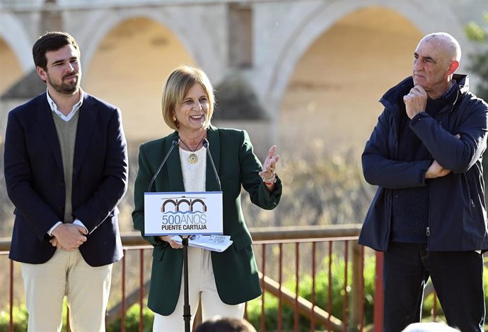 La alcaldesa de Jerez (Cádiz), María José García-Pelayo, en la presentación de la programación conmemorativa del V Centenario del Puente de Cartuja.