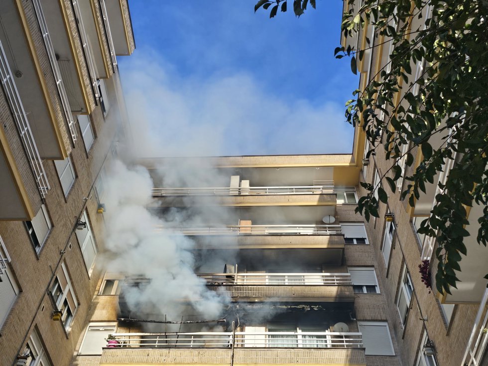 Incendio en un edificio del barrio Covadonga de Torrelavega