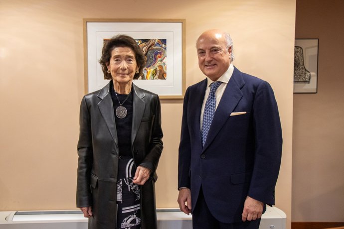 La presidenta fundadora de la Escuela Superior de Música Reina Sofía, Paloma O'Shea, y director general de Fundación Aon España, Pedro Tomey,