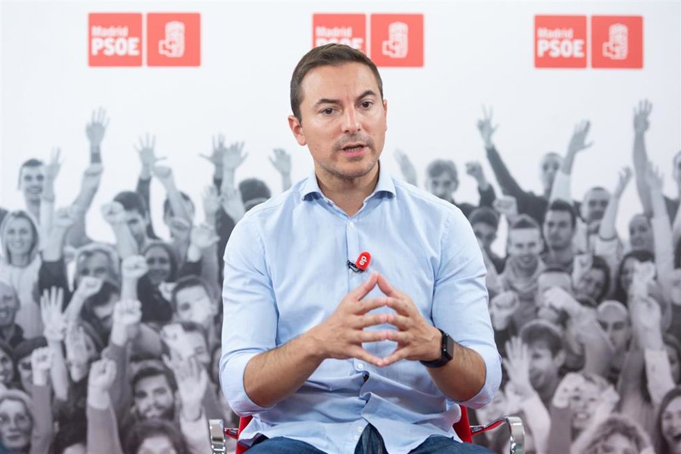 Archivo - El secretario general del PSOE-M, Juan Lobato, durante una entrevista para Europa Press, en la sede del PSOE de Madrid, a 12 de julio de 2024, en Madrid (España).
