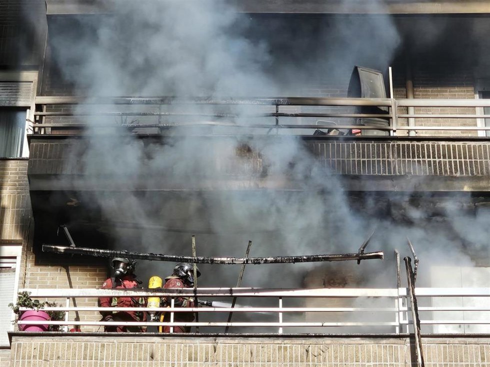 Incendio en un cuarto piso de un edificio del barrio Covadonga
