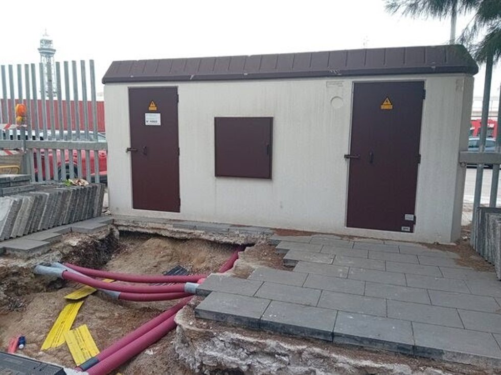 Nuevo centro de medida y cables soterrados conectados a la red eléctrica  que  permitirá poner en funcionamiento el nuevo OPS.