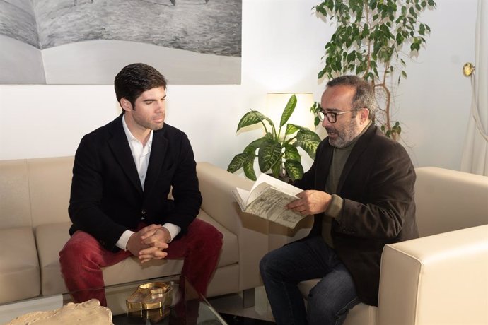 Fernando Palazuelo, promotor del hotel Palacio de Godoy de Cáceres, y el presidente de la Diputación Provincial, Miguel Ángel Morales