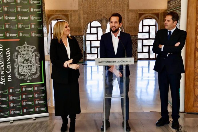 La alcaldesa de Granada, Marifrán Carazo, ha participado en la presentación de un acuerdo con Secuoya y Cámara de Comercio para refozar a la ciudad como destino de rodajes