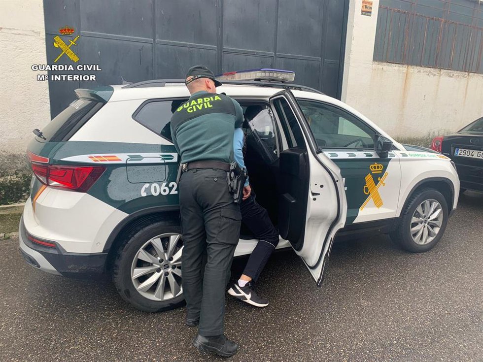 Detenidos en Santa Olalla por tráfico de drogas