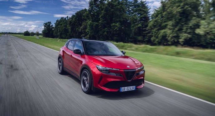 El alfa Romeo Junior alcanza los 22.000 pedidos hasta enero, con una cuota del 21% de su variante BEV.