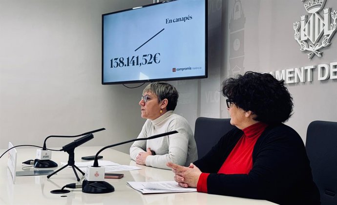 Rueda de premsa de la portaveu de Compromís a l'Ajuntament de València, Papi Robles, i la regidora Lluïsa Notario