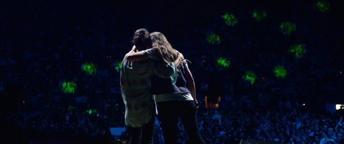 La película, dirigida por Santos Blanco,  se adentra en el misterio de la creación artística a través del silencio, la búsqueda de la verdad y la belleza.