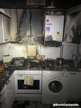Incendio en la cocina de una vivienda de la Calle Castilla.