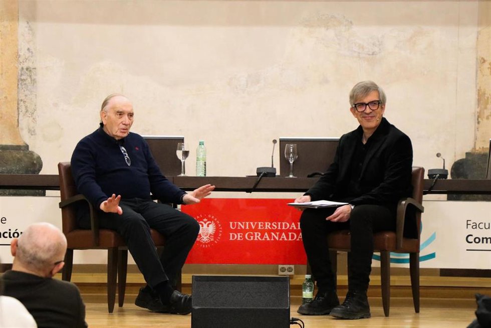 El presidente de la Academia de Cine, Fernando Méndez-Leite, y el catedrático de la UGR Domingo Sánchez Mesa