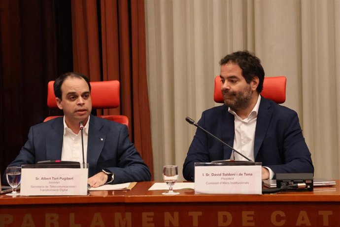 El secretario de Telecomunicaciones y Transformación Digital de la Generalitat, Albert Tort, comparece en la Comisión de Asuntos Institucionales del Parlament