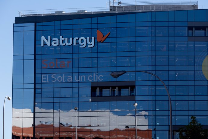 Fachada de la sede de Naturgy, empresa española que opera en los sectores eléctrico y gasístico, a 10 de noviembre de 2022, en Madrid (España). Los cuatro principales accionistas de Naturgy Energy Group S.A.