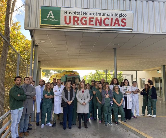 Archivo - Concentración de condena en el Hospital Neurotraumatológico por agresiones físicas a dos doctoras en noviembre de 2024/Archivo