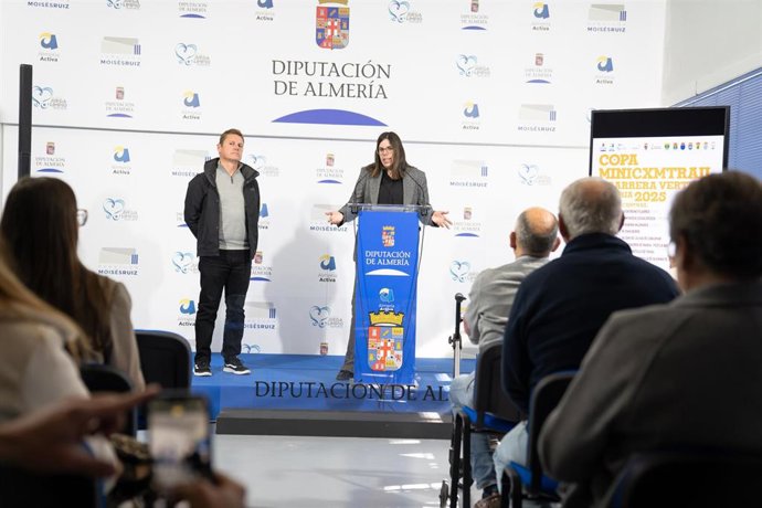 La vicepresidenta de la Diputación de Almería, Almudena Morales, durante la presentación de los circuitos de carreras por montaña de 2025.