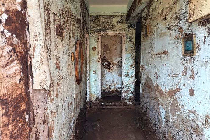 Archivo - Arxiu - Interior d'un habitatge afectat per la dana