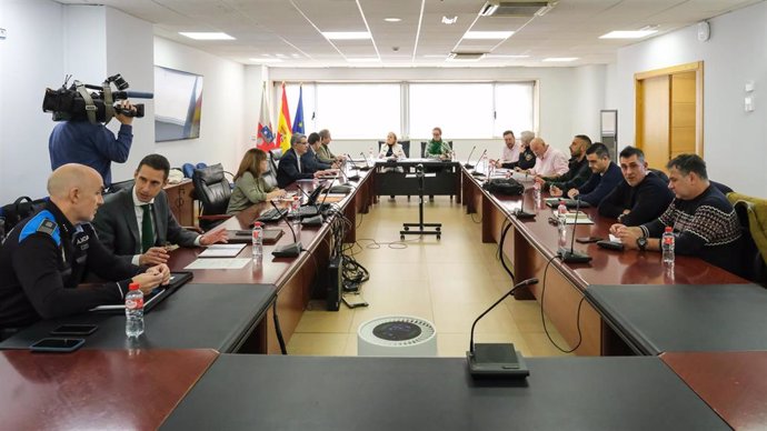 La consejera de Presidencia, Justicia Seguridad y Simplificación Administrativa, Isabel Urrutia, preside la Comisión de Coordinación de la Policía Local