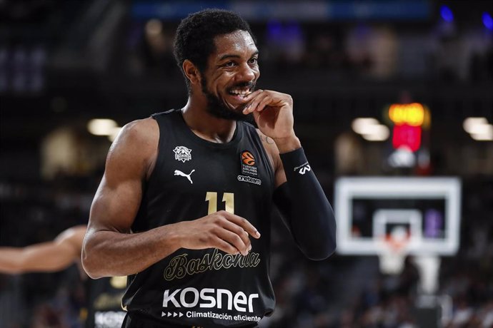 El base estadounidense Trent Forrest durante un partido del Baskonia