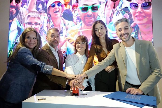 Sello de Correos sobre el Carnaval de Santa Cruz