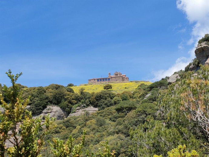 Monestir de Sant Llorenç del Munt al cim de la Mola