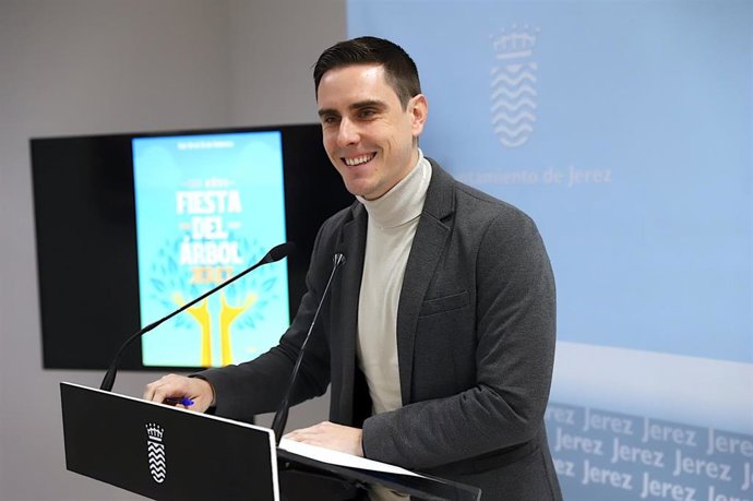 Jaime Espinar presentando la Fiesta del Árbol en Jerez.