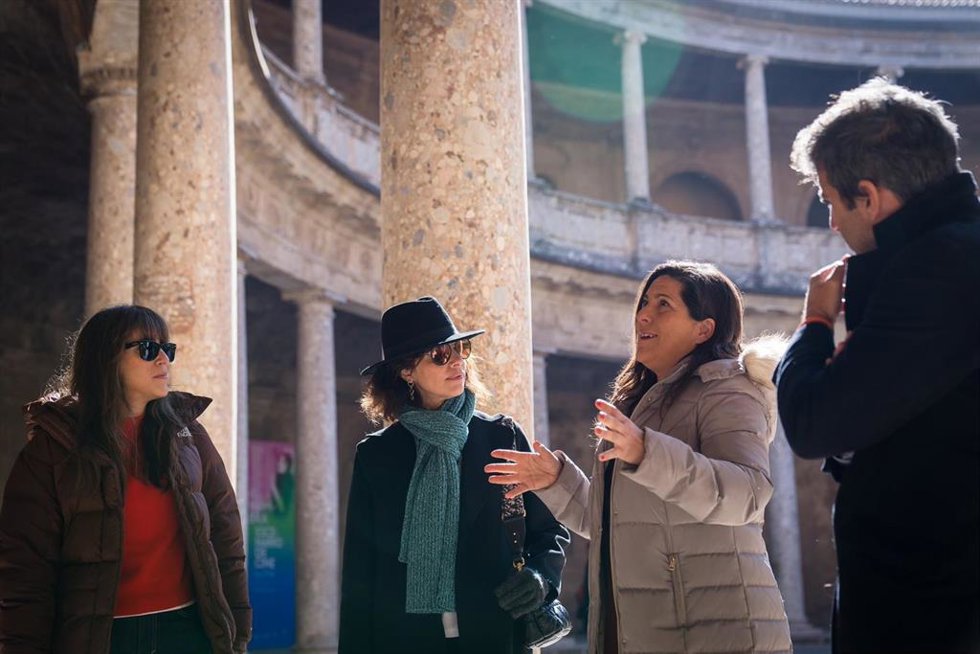 Visita de Maribel Verdú a la Alhambra, en el Palacio de Carlos V